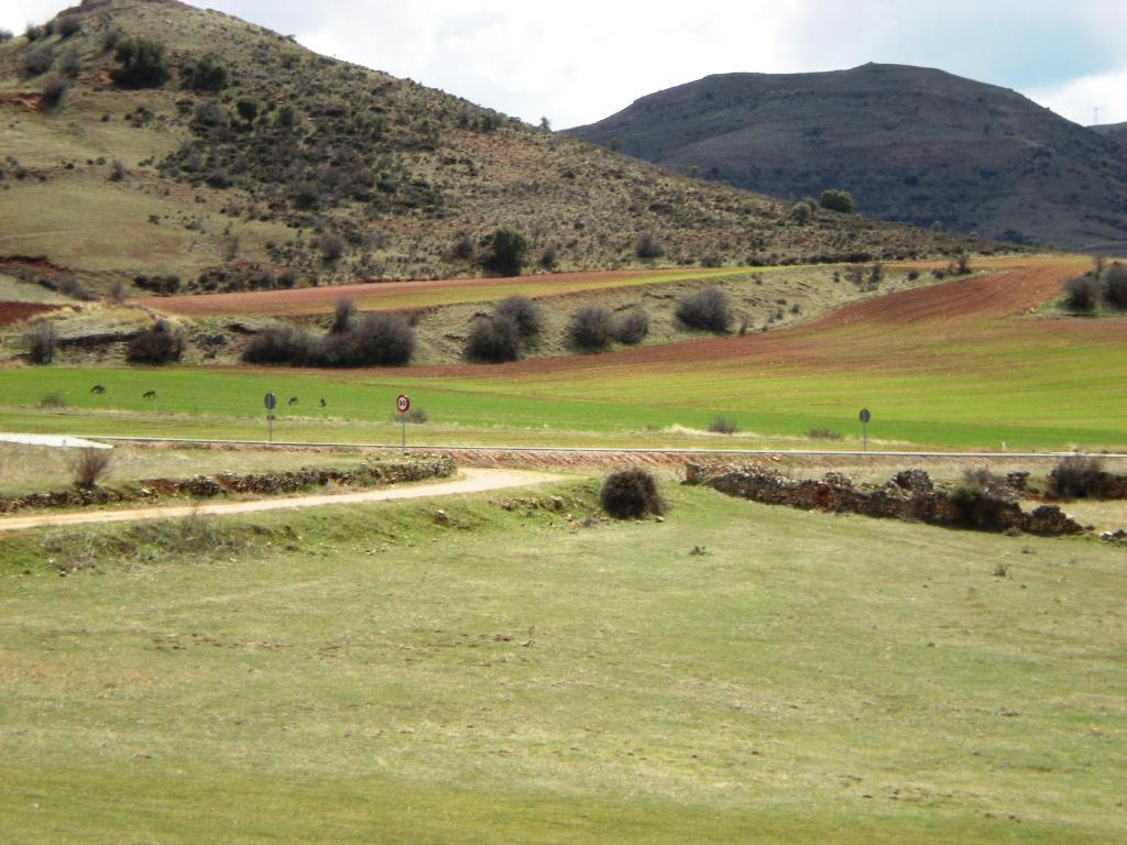 Hotel Los Arrenes De Tarancueña المظهر الخارجي الصورة